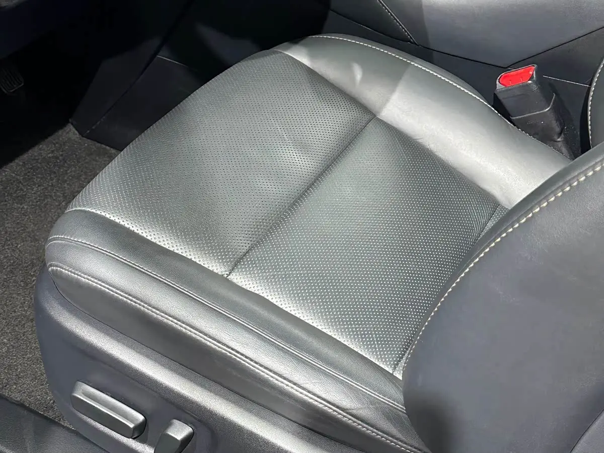 Lexus LM 2021 — Photo 13/20