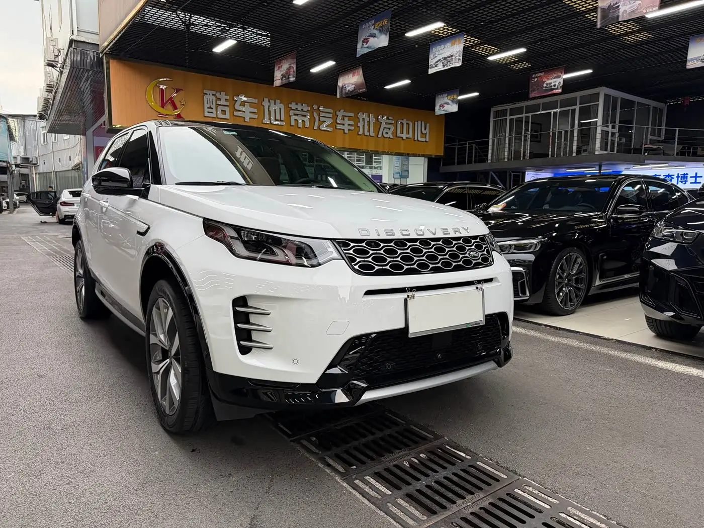 Land Rover Discovery Sport 2024 — Фото 4/20