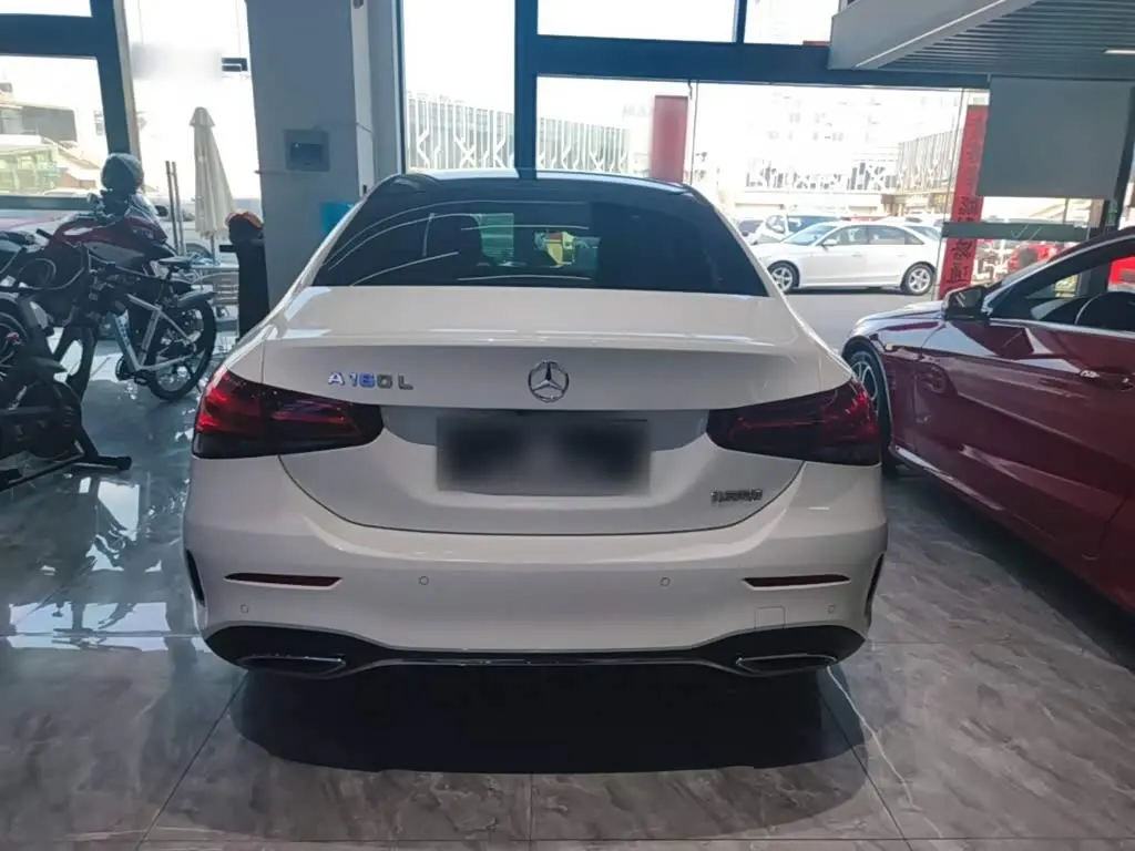 Mercedes-Benz A-Class 2021 — Photo 6/20