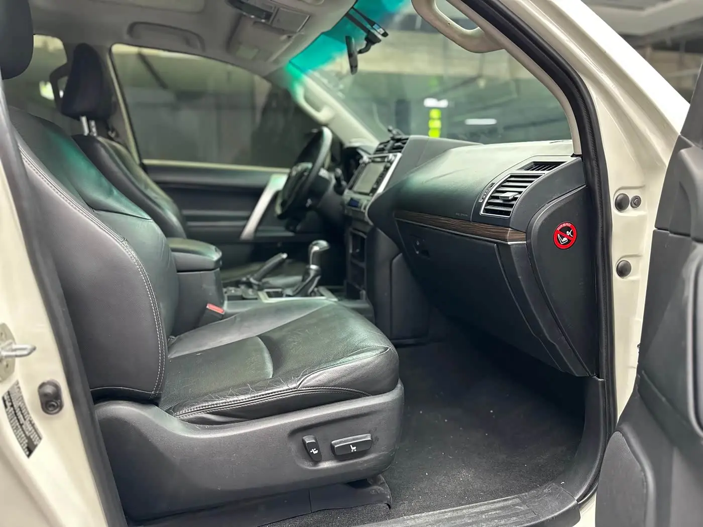Toyota Prado 2019 — Photo 11/15