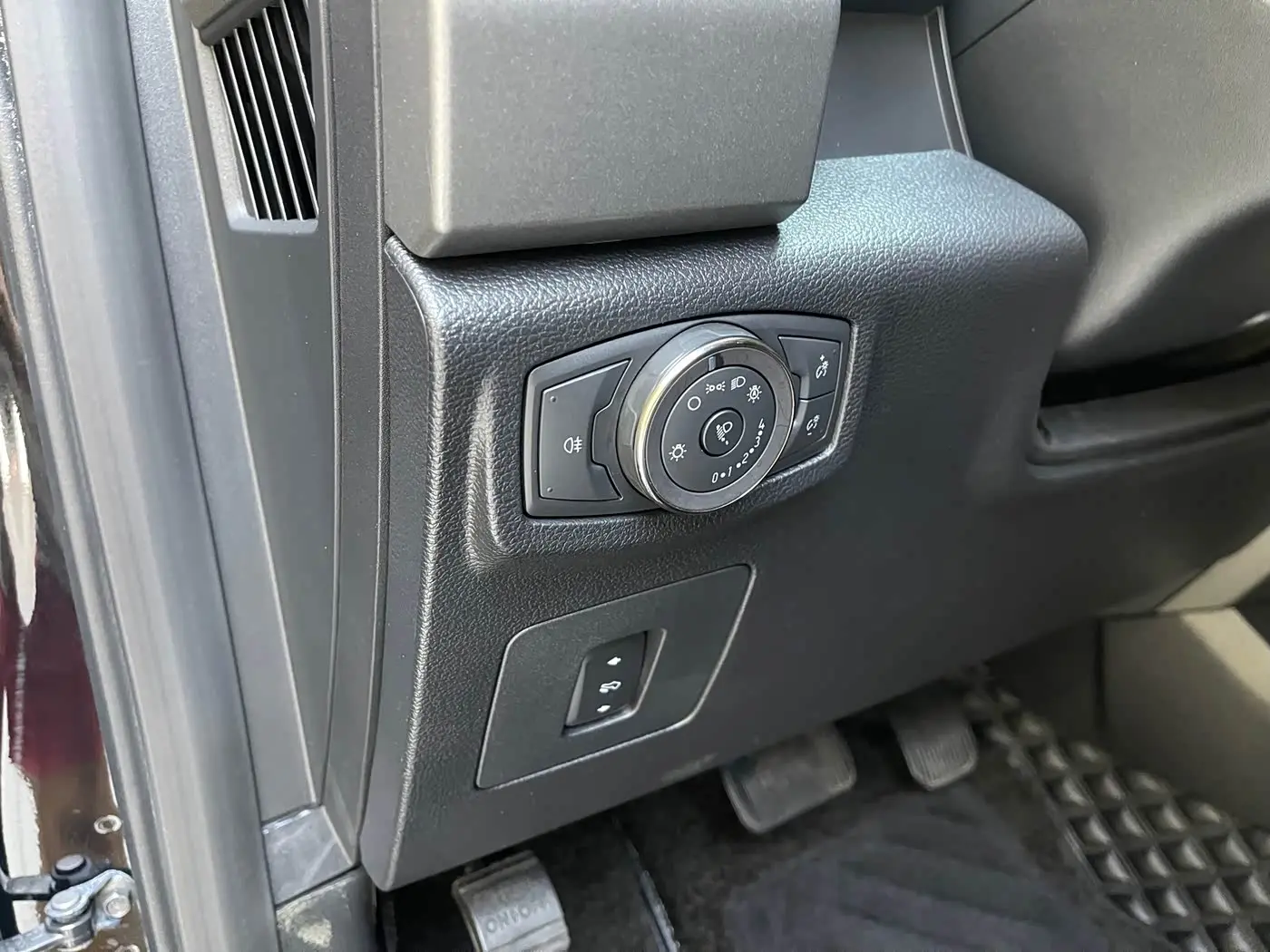 Ford F-150 Raptor 2019 — Photo 17/17