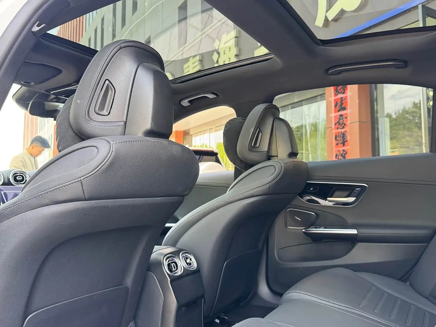 Mercedes-Benz C-Class 2024 — Фото 11/20