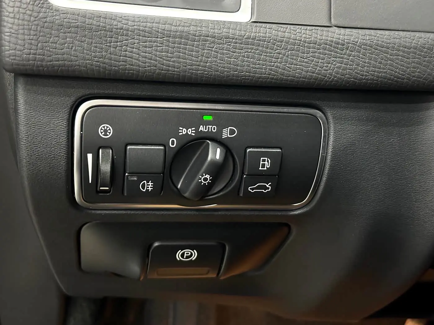 Volvo XC60 2017 — Фото 20/20