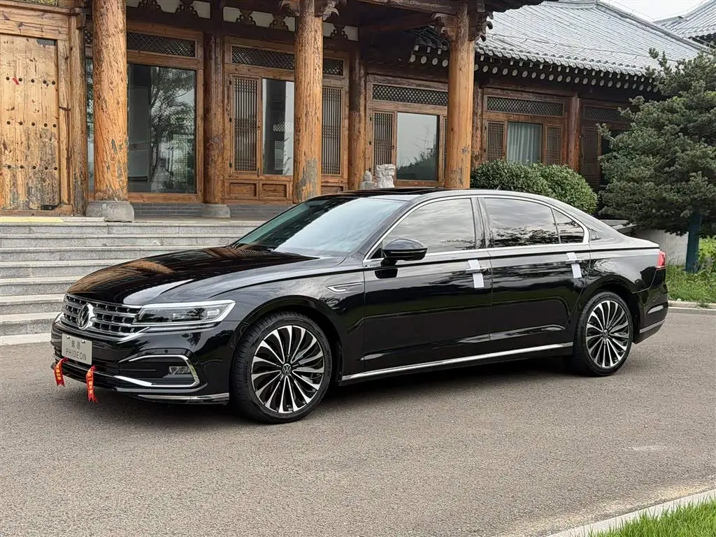 Volkswagen Phideon 2023 — Фото 1/9