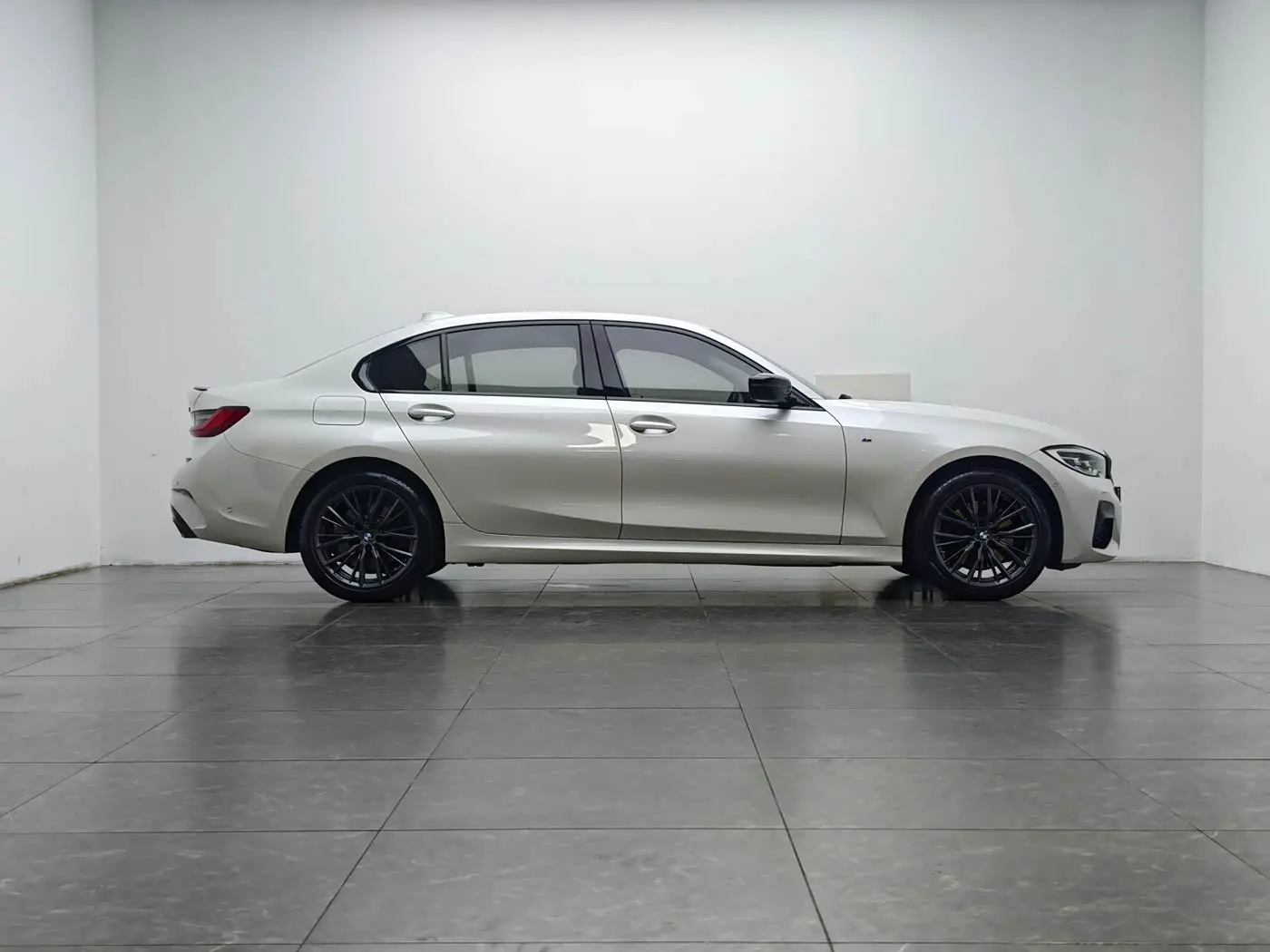 BMW 3 Series 2022 — Photo 10/20