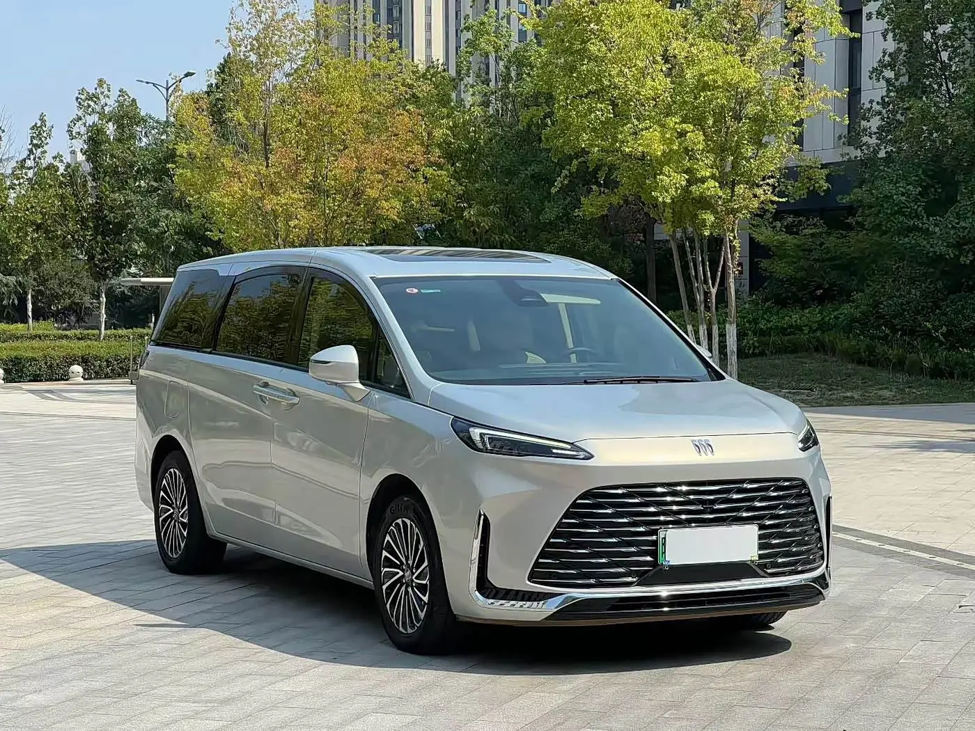 Buick GL8 New Energy 2025 — Photo 3/9