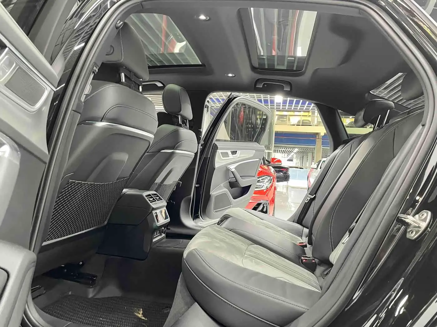 Audi A6L 2024 — Photo 7/18