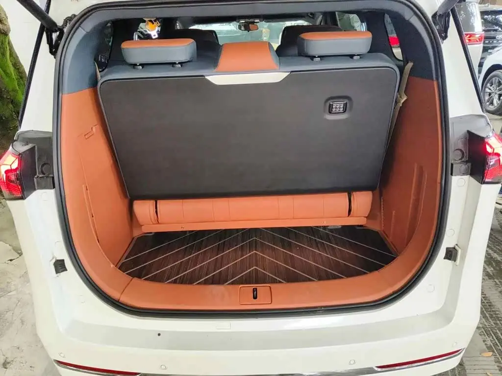 Buick GL8 New Energy 2025 — Photo 5/13