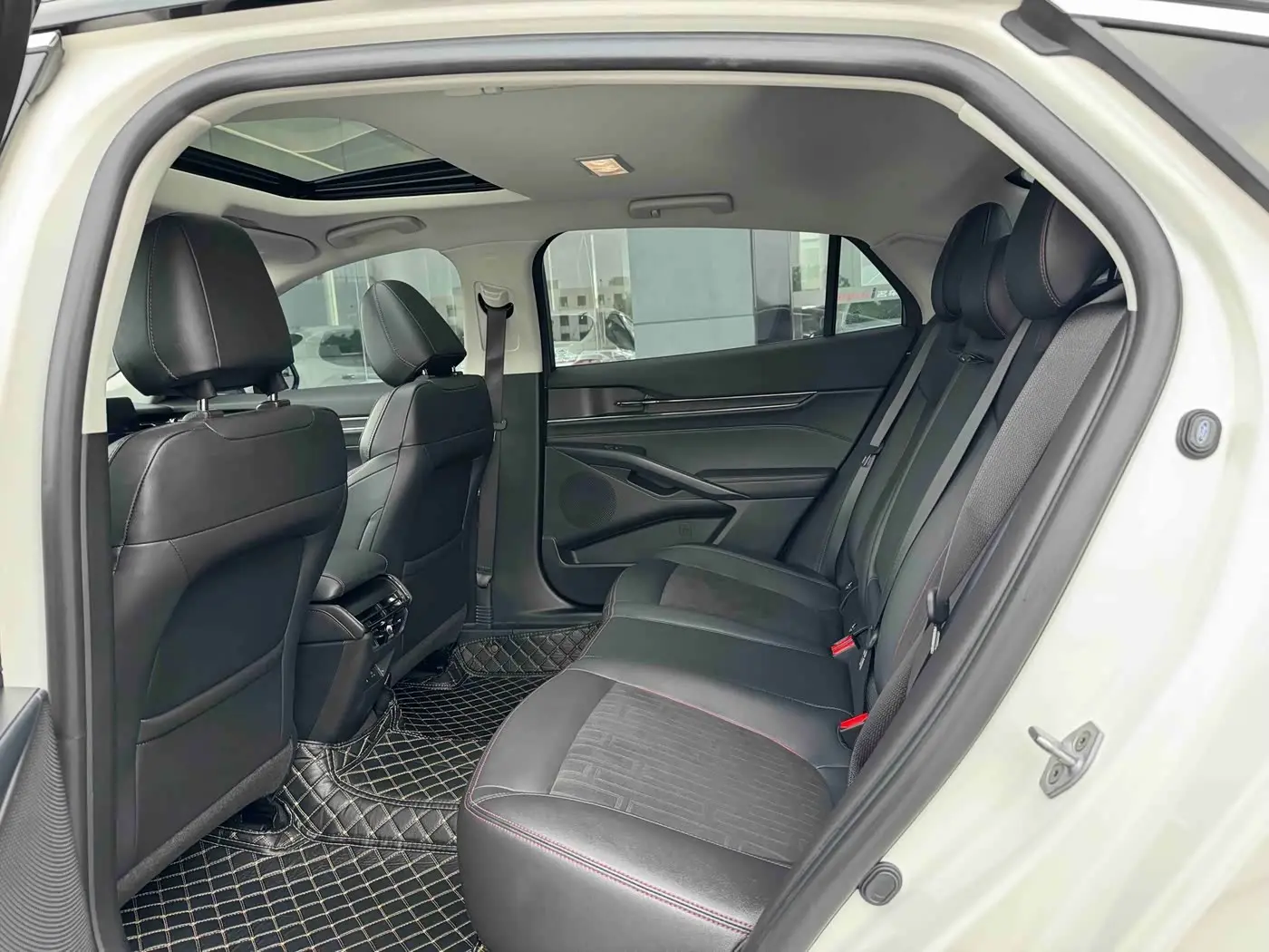 Ford Mondeo 2024 — ფოტო 6/9