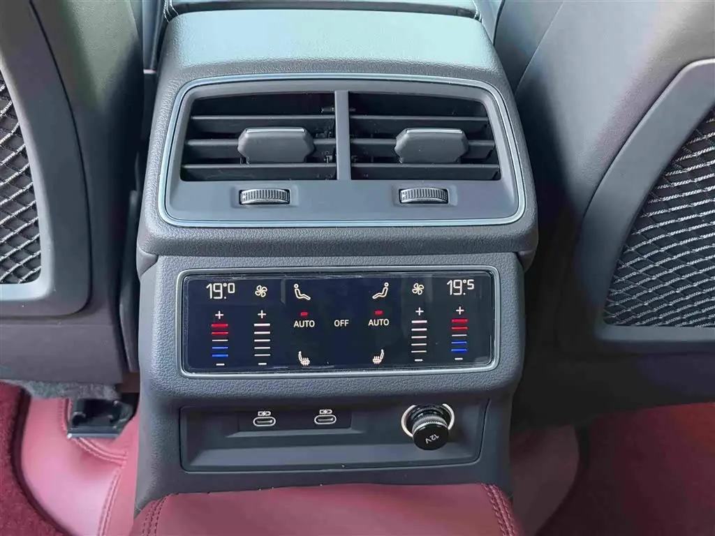 Audi A6L 2024 — Photo 10/20