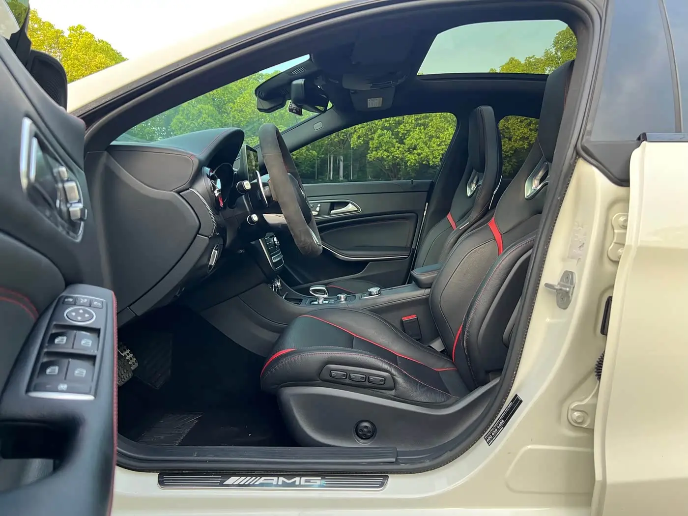 Mercedes-Benz CLA AMG 2017 — Фото 7/16