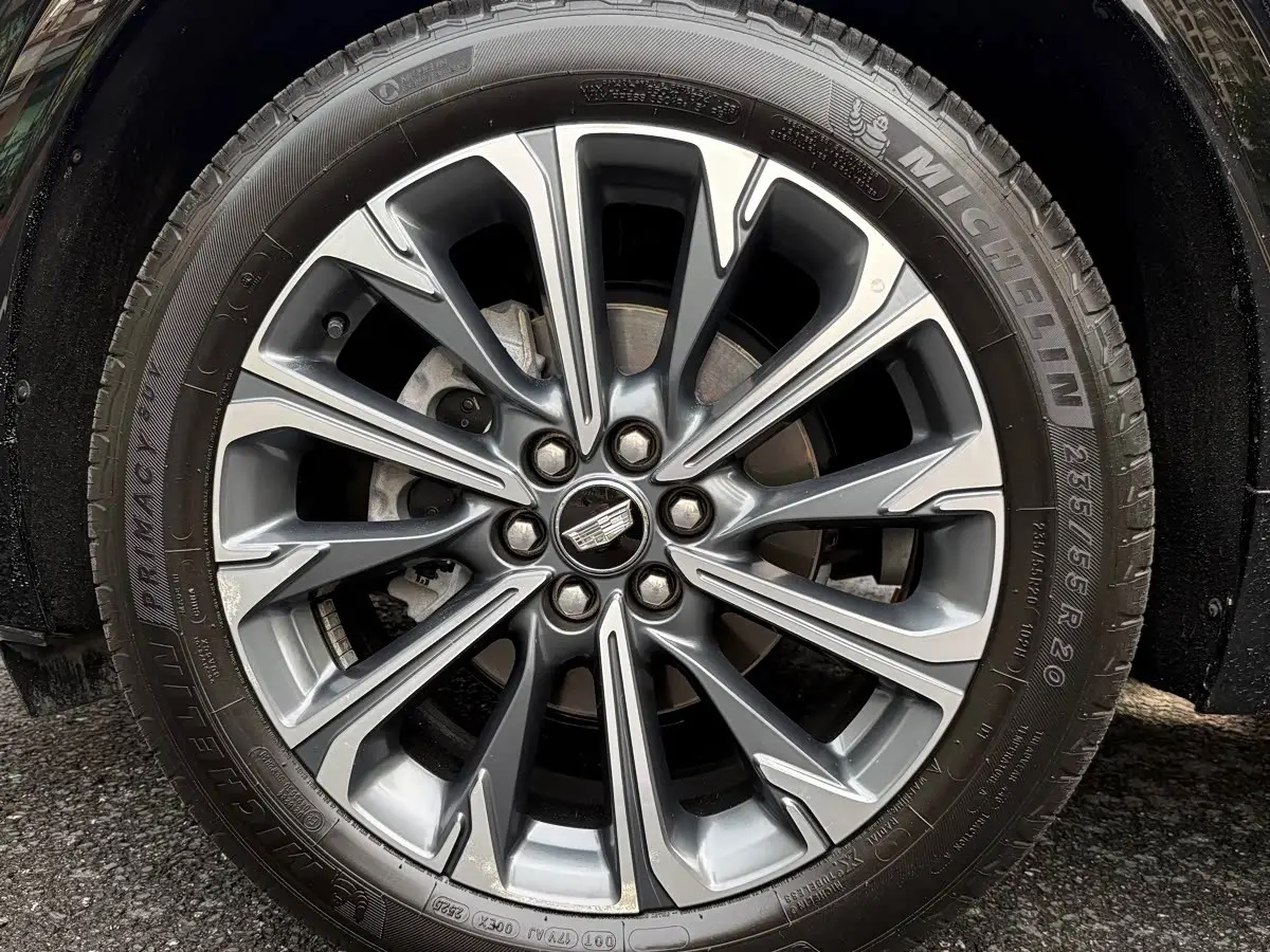Cadillac XT5 2024 — Фото 14/20