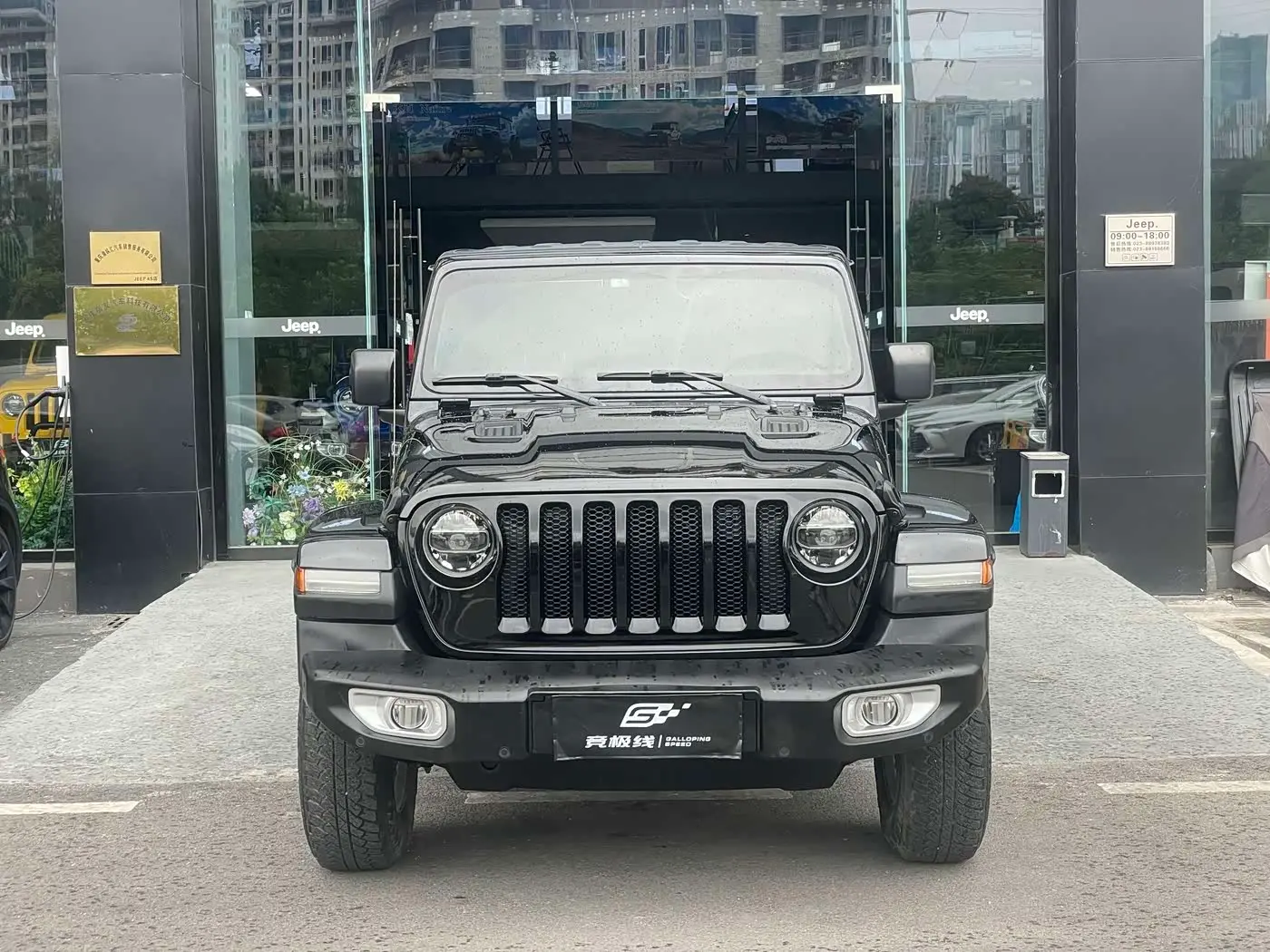 Jeep Wrangler 2018 — Фото 2/15