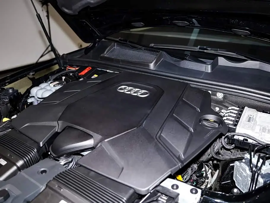 Audi Q7 2023 — Şəkil 13/20