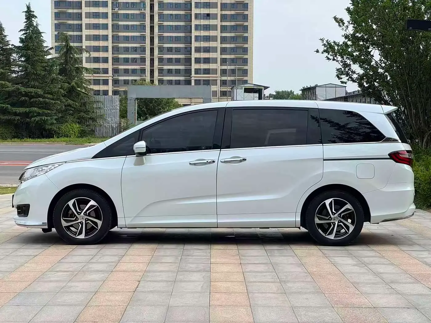 Honda Odyssey 2015 — Фото 3/9