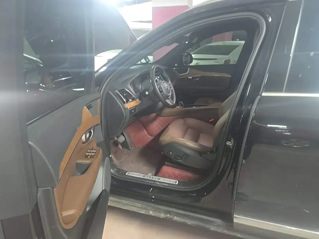 Volvo XC90 2024 — Photo 19/20