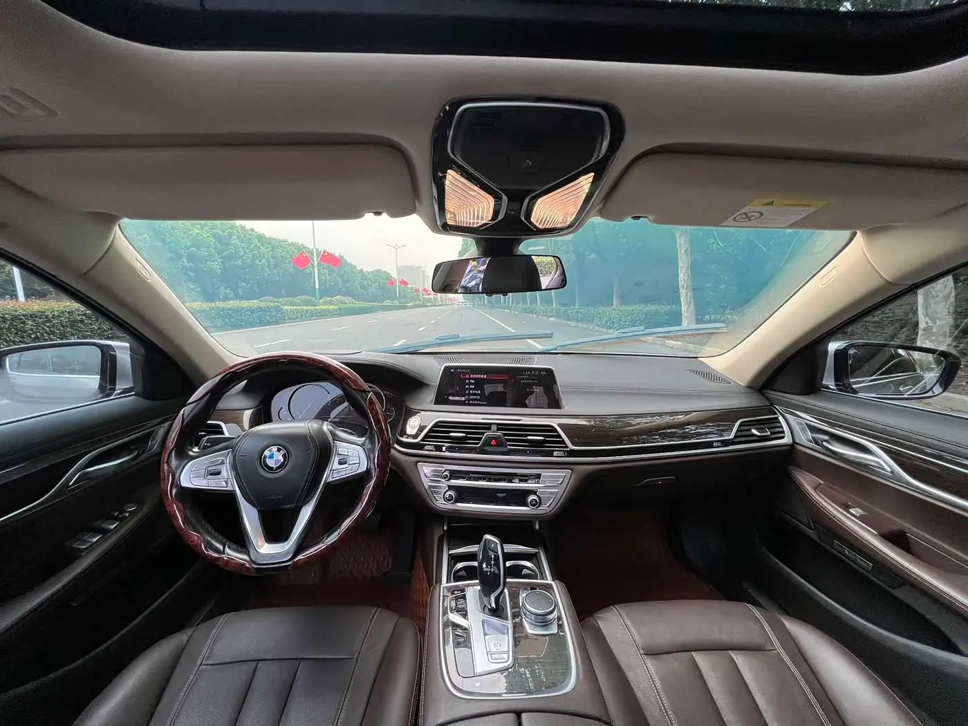 BMW 7 Series 2018 — Şəkil 9/18