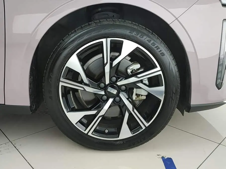 Geely Galaxy Galaxy L6 2024 — Photo 6/16