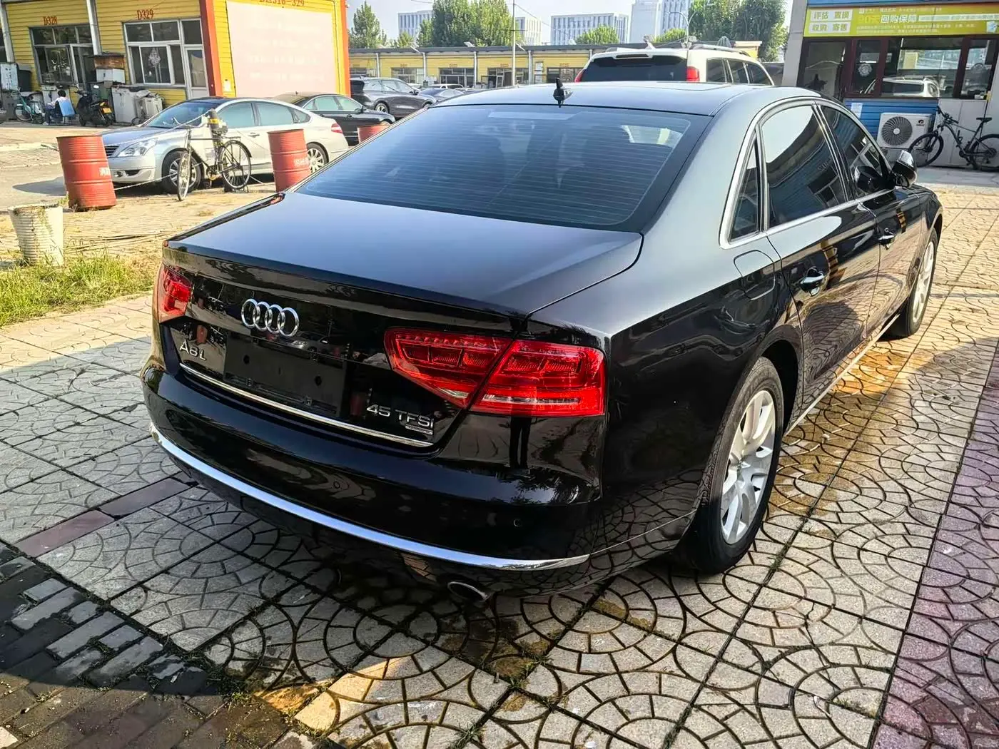 Audi A8 2014 — Photo 10/11
