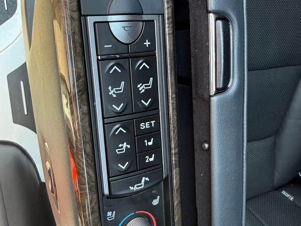 Toyota Alphard 2021 — Photo 16/20