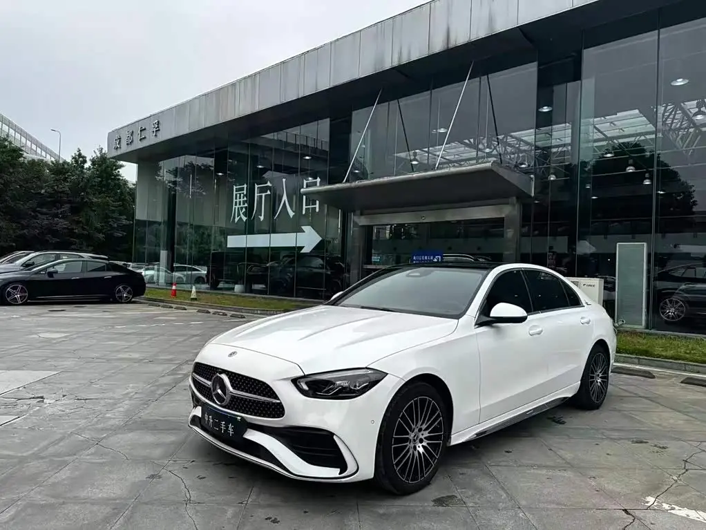 Mercedes-Benz C-Class 2025 — Photo 4/19