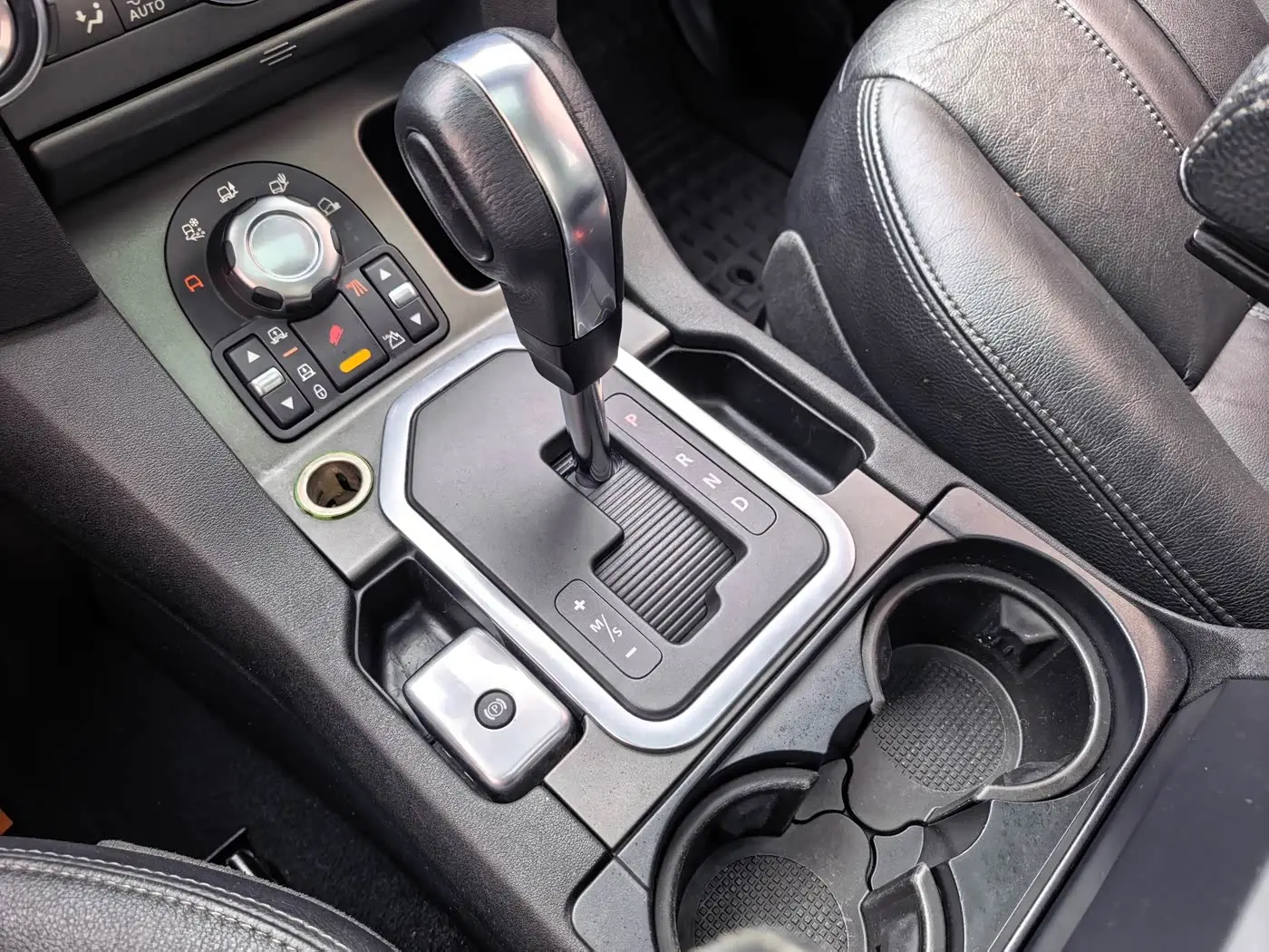 Land Rover Discovery 2012 — Photo 14/19