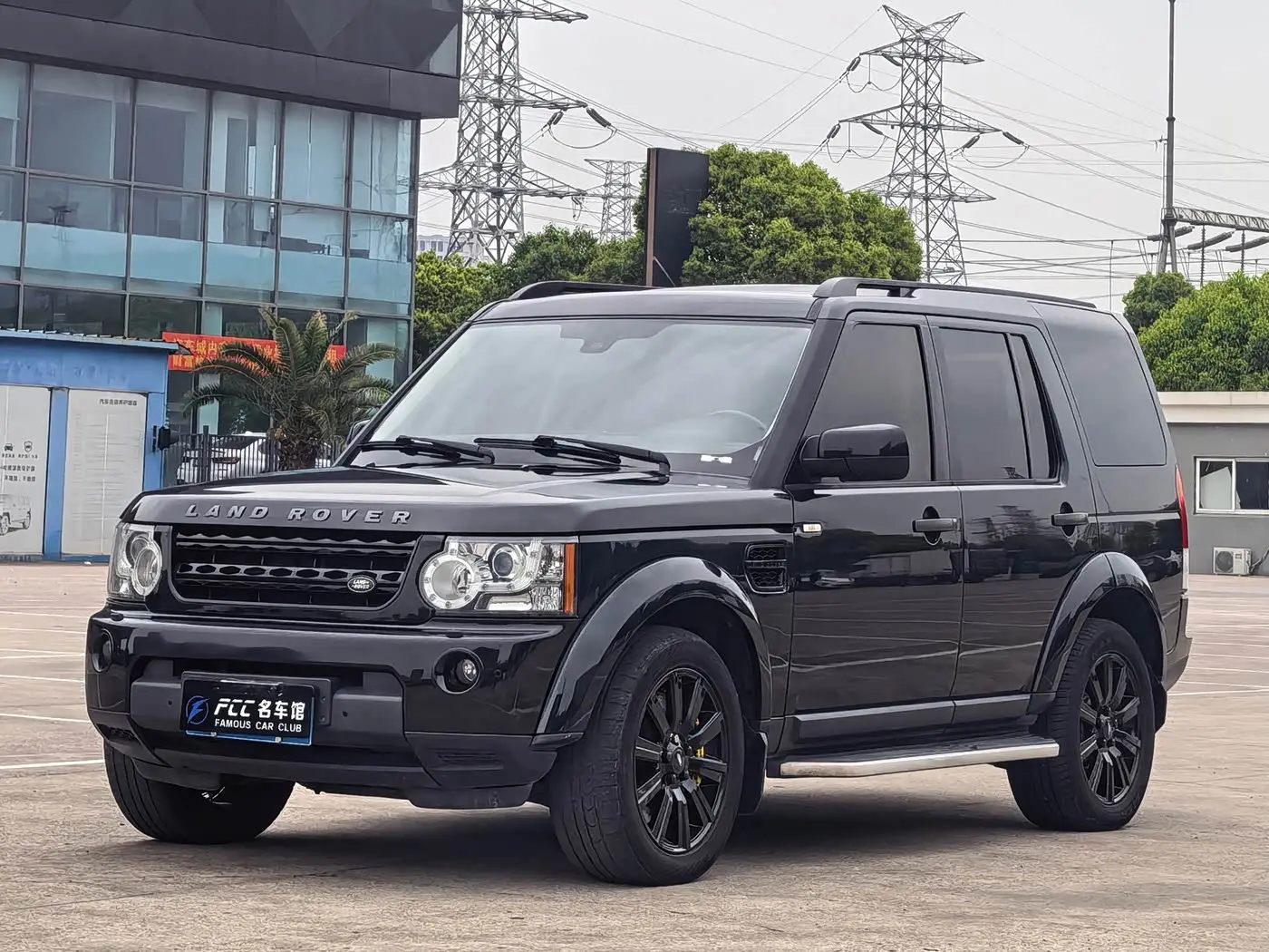 Land Rover Discovery 2012 — Photo 1/19