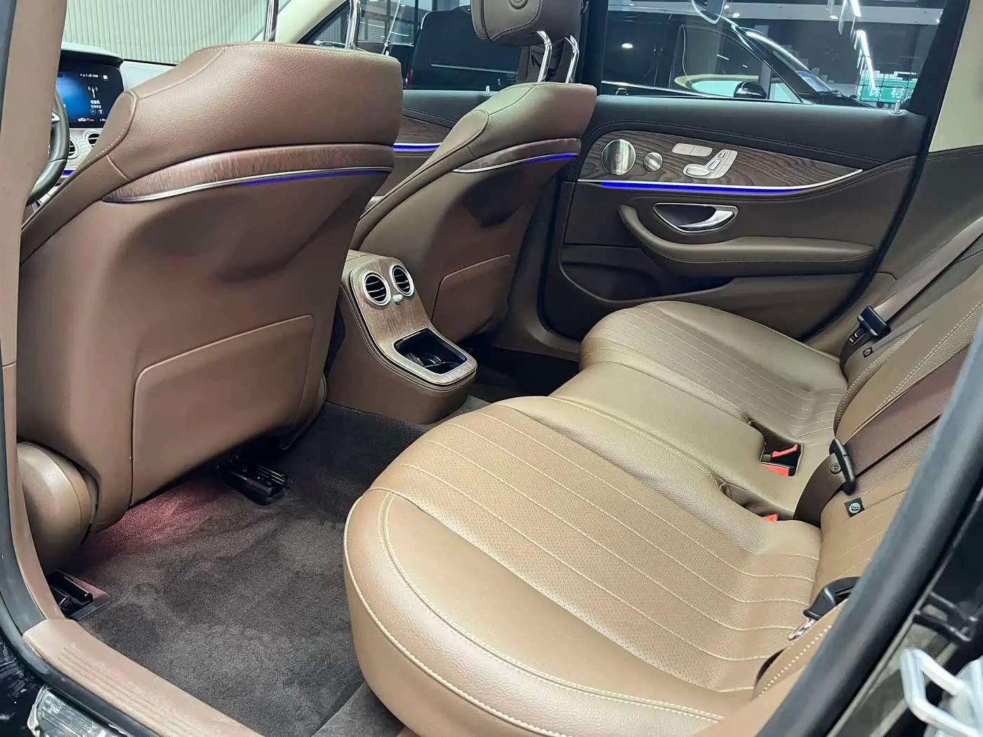 Mercedes-Benz E-Class 2023 — Şəkil 13/20