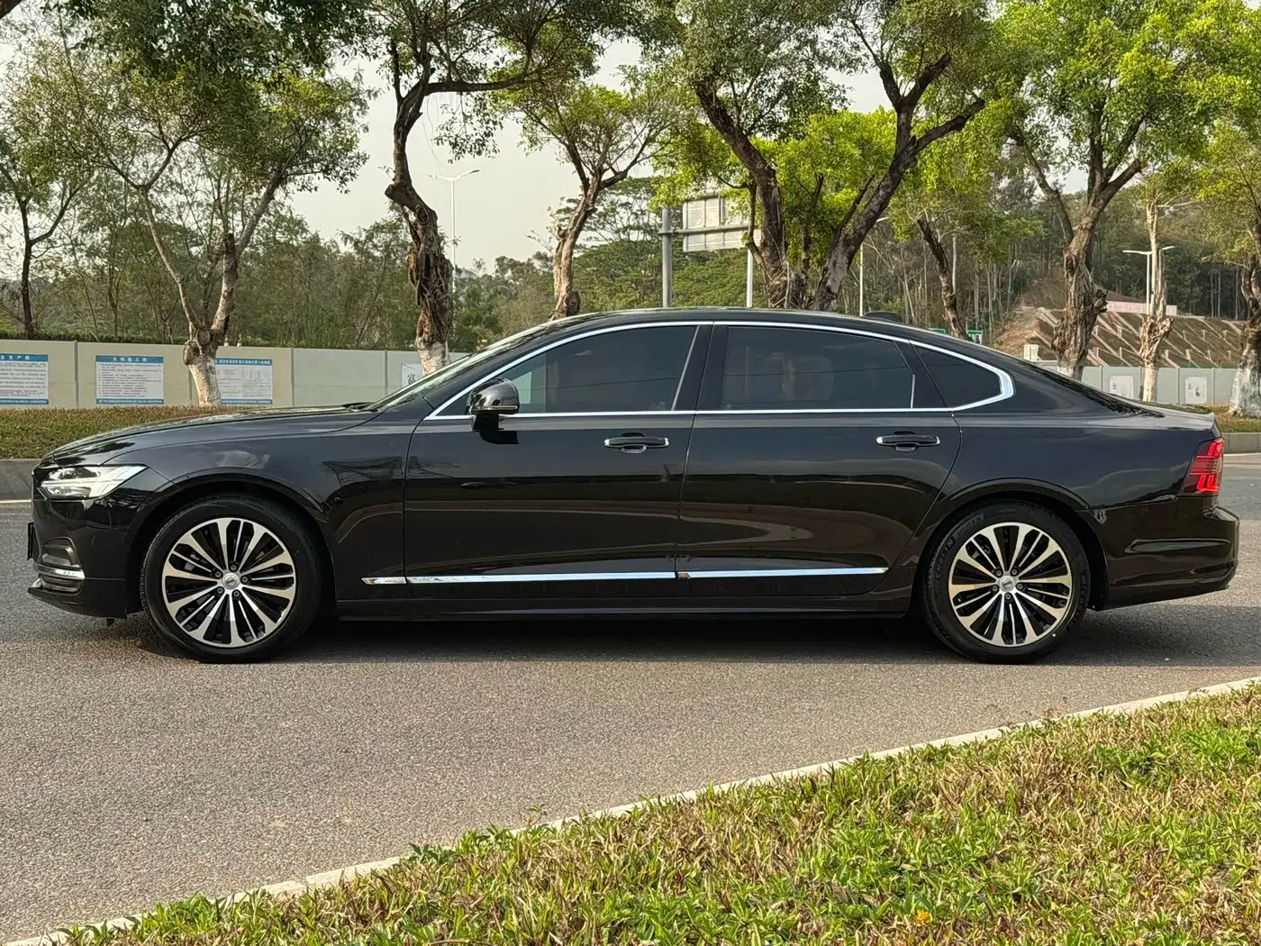Volvo S90 2022 — Фото 8/20