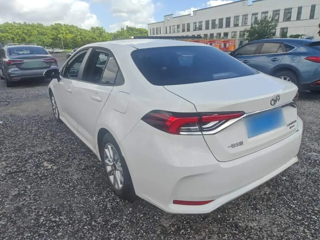 Toyota Corolla 2025 — Photo 5/20