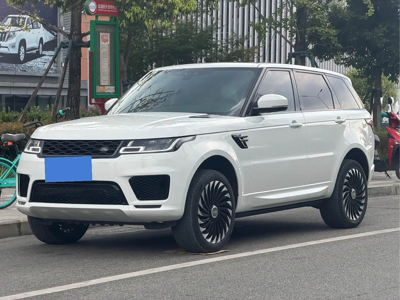 Land Rover Range Rover Sport 2018 — Фото 6/20