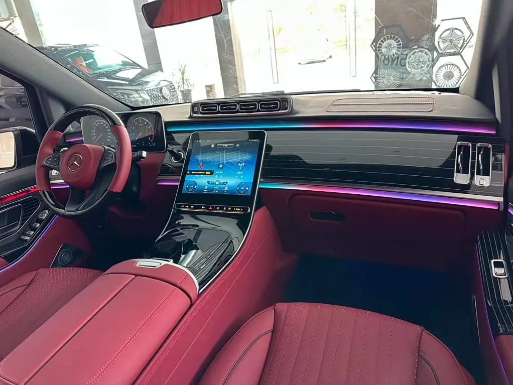 Mercedes-Benz Vito 2023 — Photo 6/20