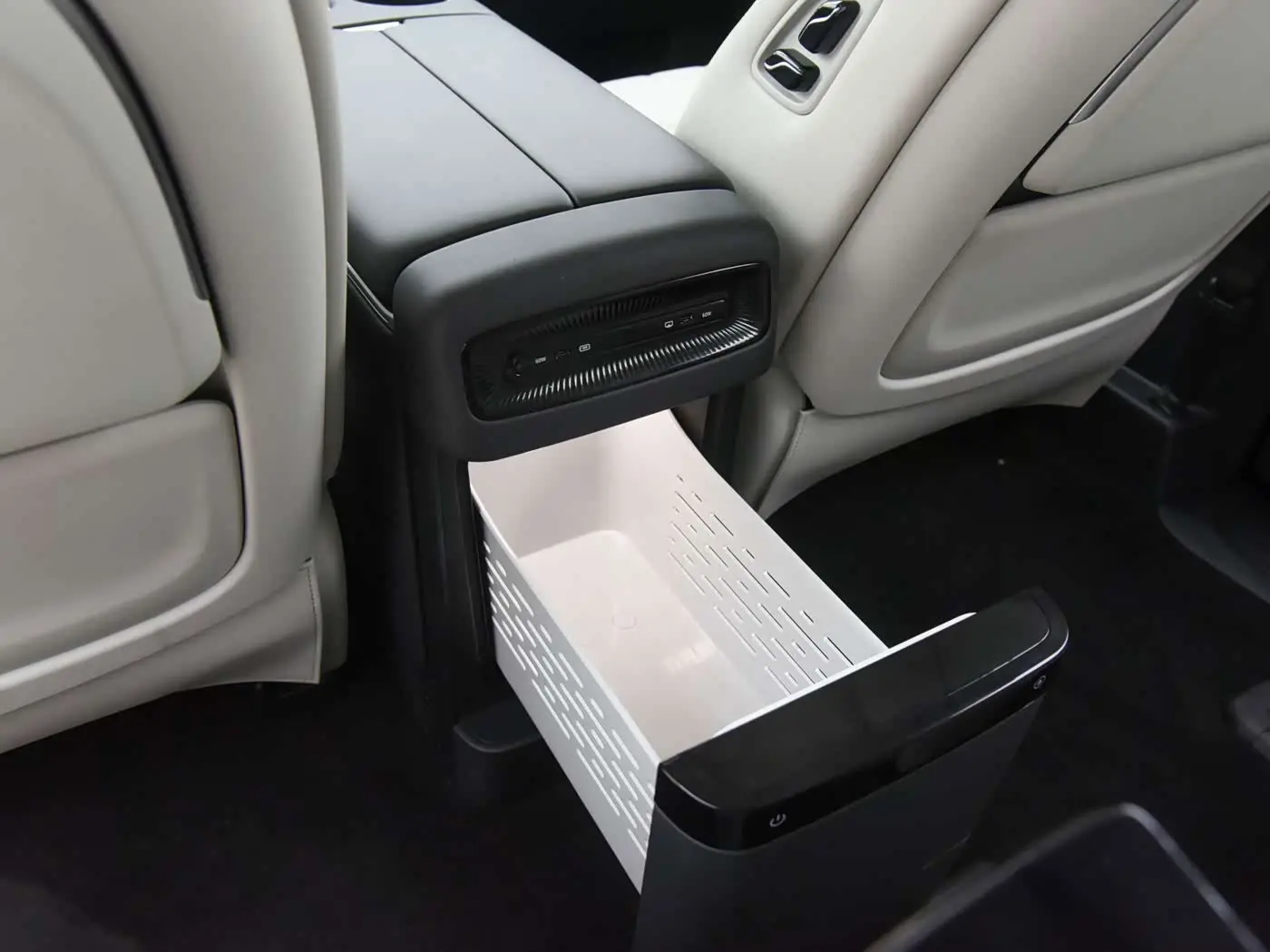 Voyah Auto Voyah Dreamer 2025 — Photo 12/20