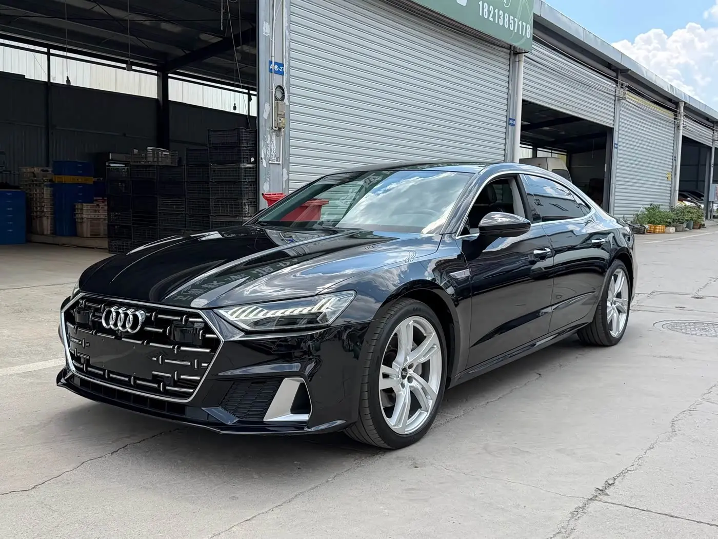 Audi A7L 2024 — Photo 1/15