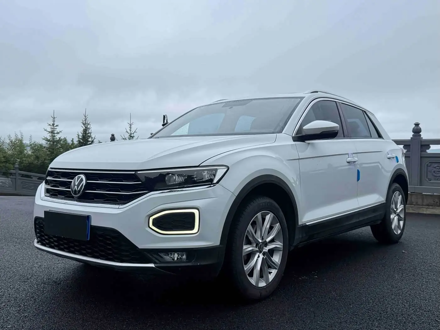 Volkswagen T-ROC 2022 — Photo 1/20