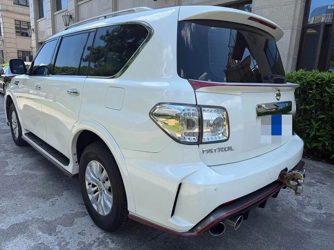 Nissan Patrol 2018 — Photo 8/9