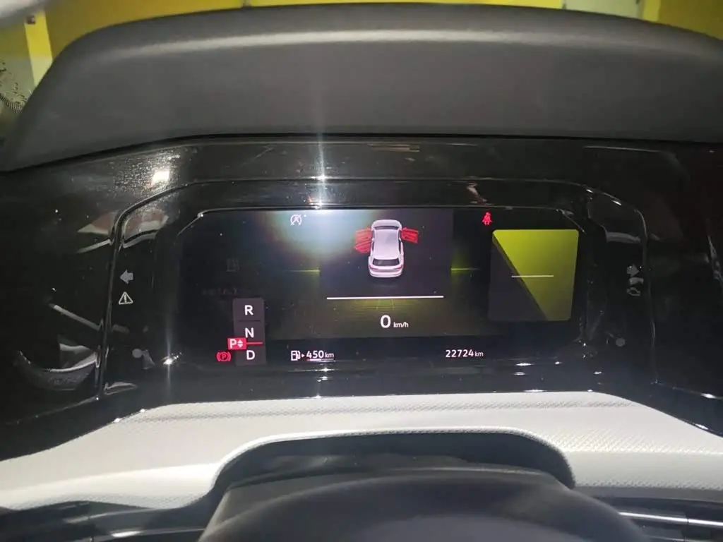 Volkswagen Golf 2022 — Photo 12/20