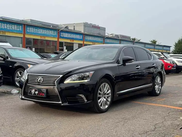 Lexus LS, 2014