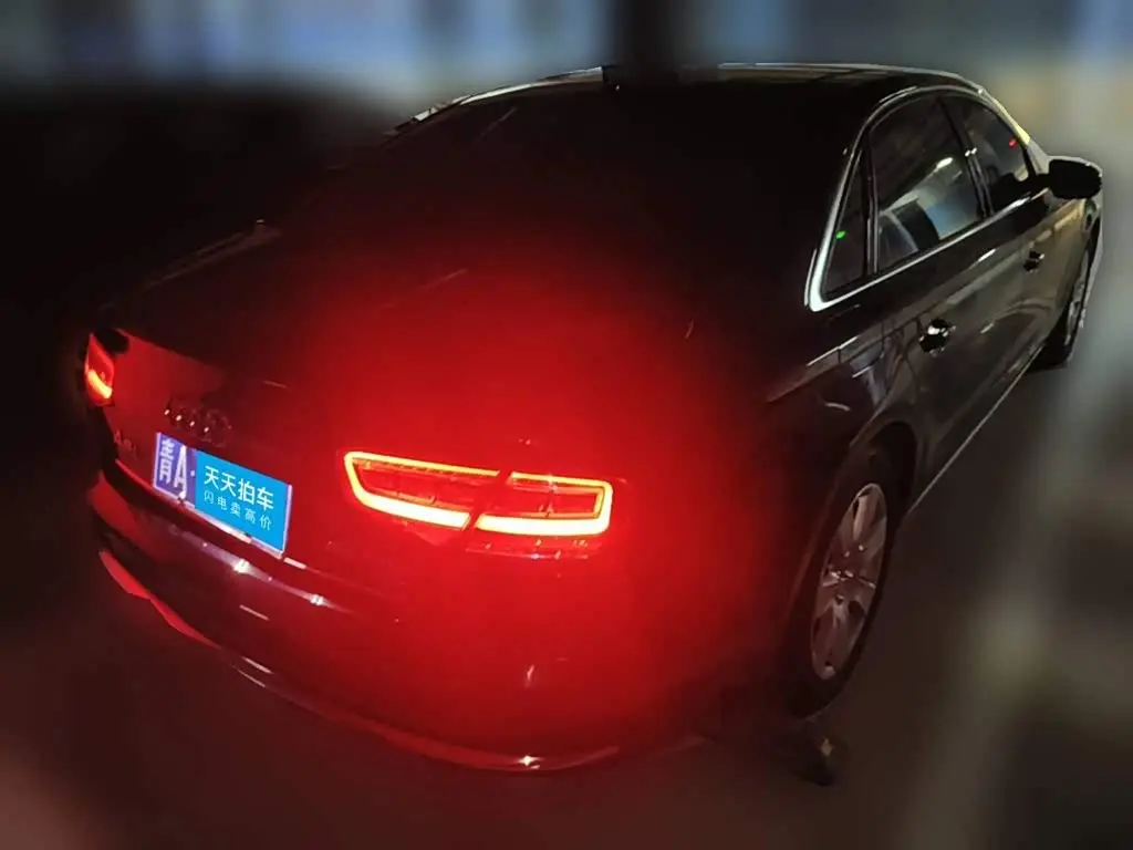 Audi A8 2013 — ფოტო 2/13