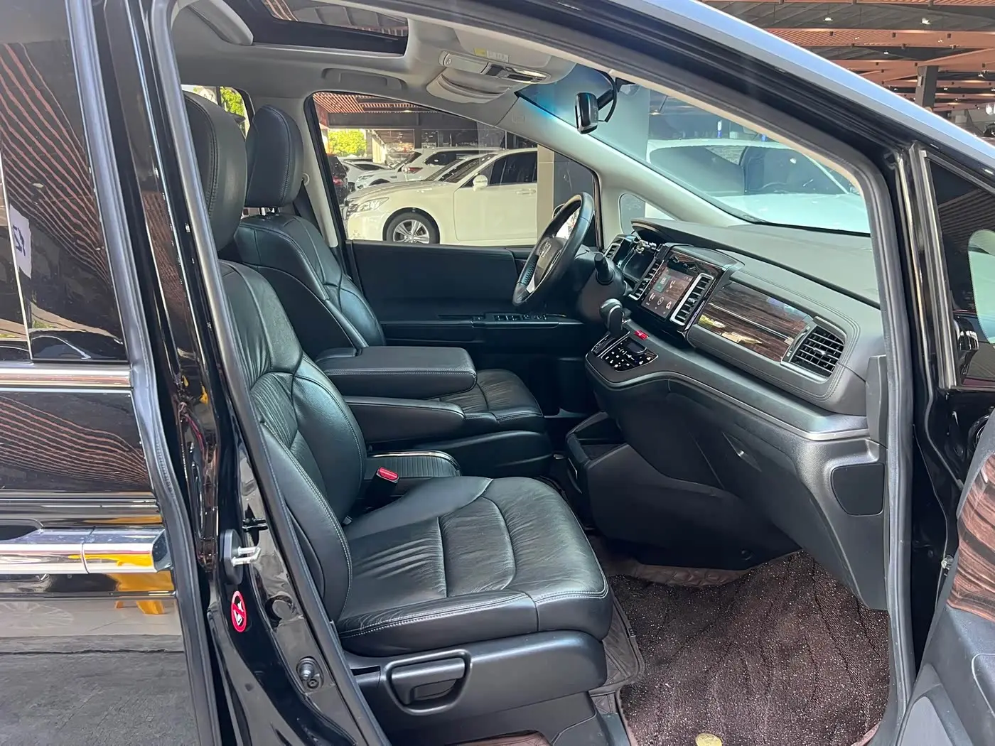 Honda Elysion 2019 — Photo 10/14