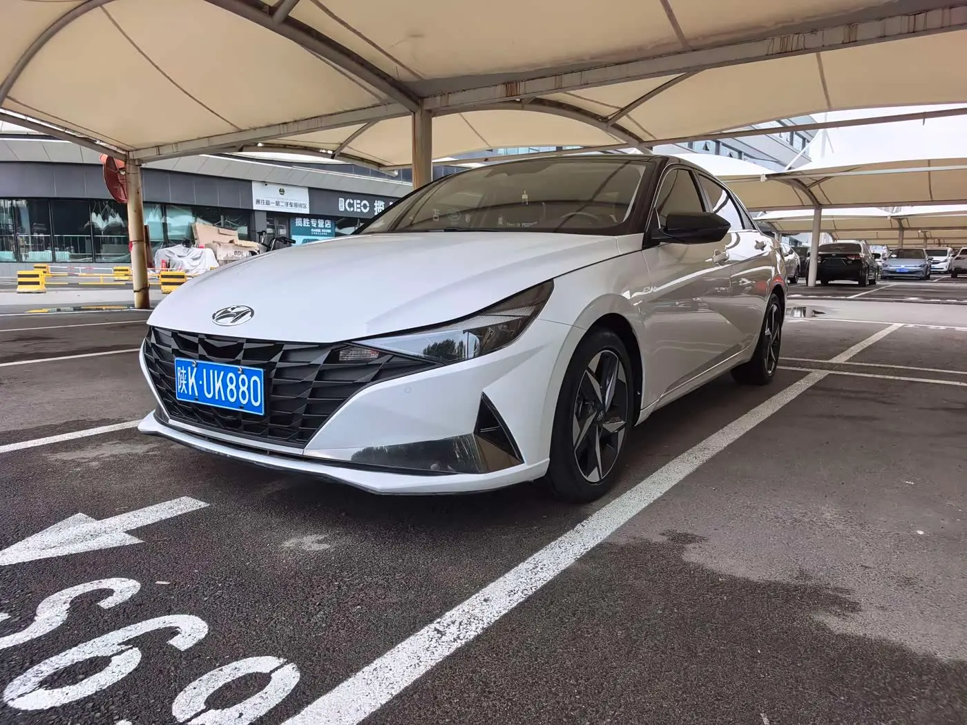 Hyundai Elantra 2023 — Photo 1/19
