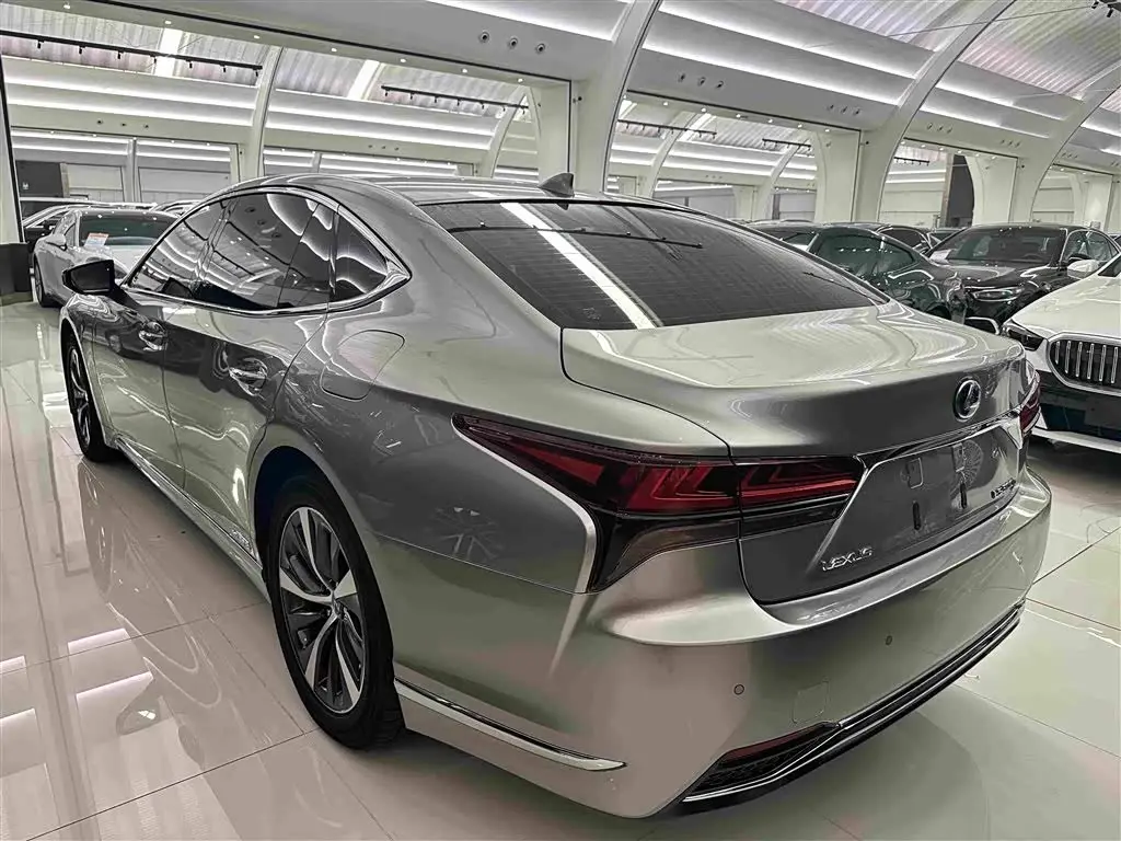 Lexus LS 2021 — Photo 19/19