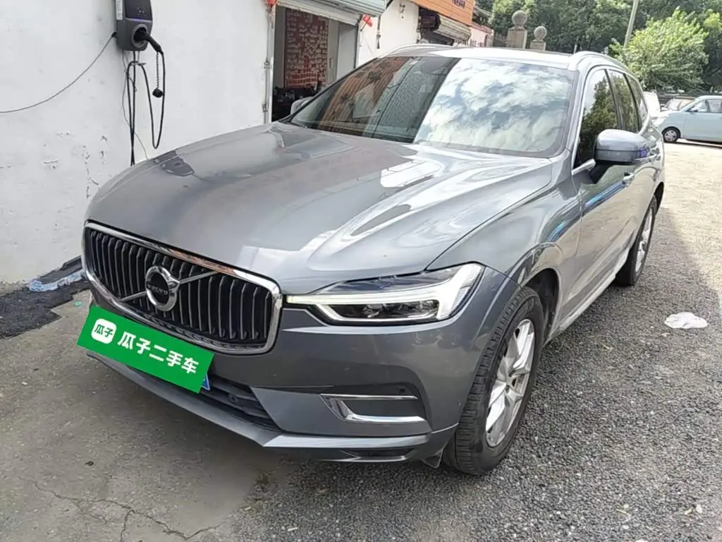Volvo XC60 2020 — Фото 1/20