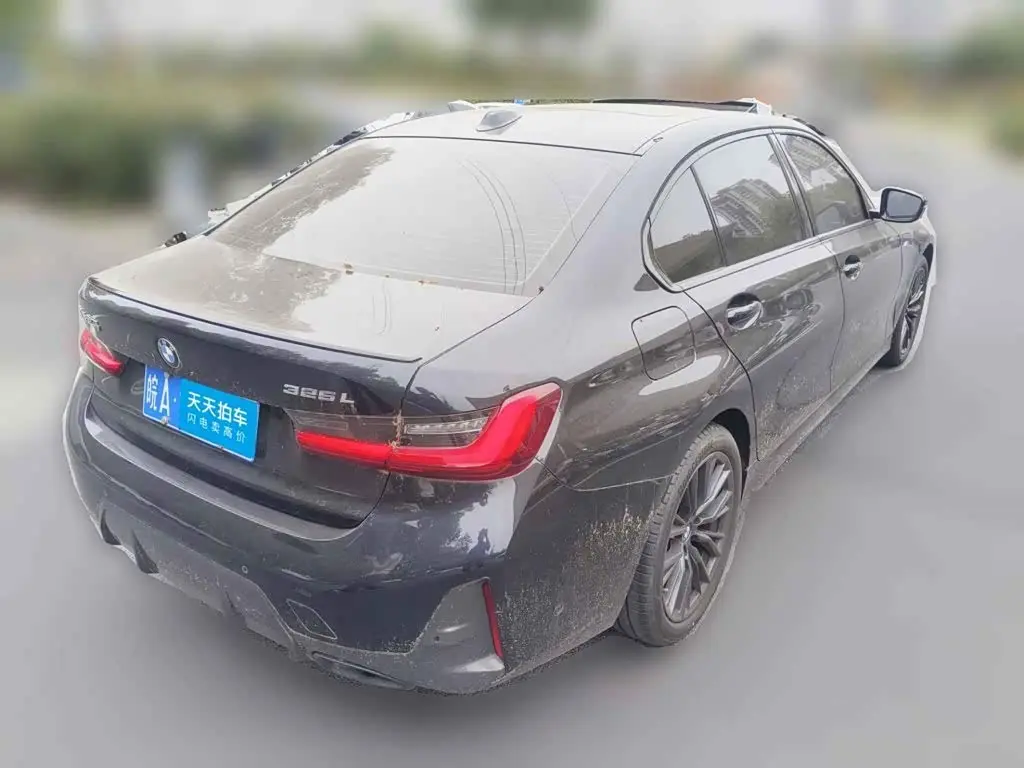 BMW 3 Series 2024 — Photo 2/13