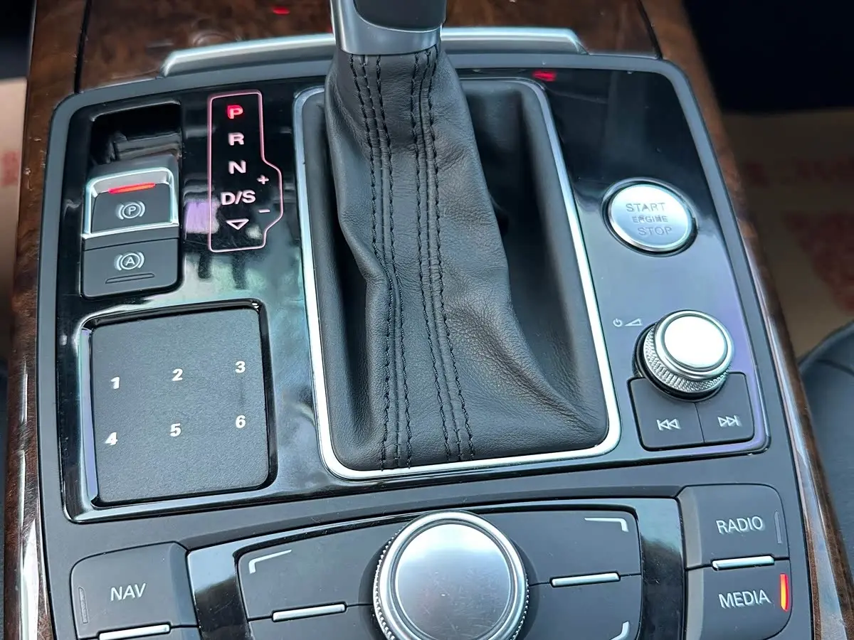 Audi A7 2014 — Photo 11/16