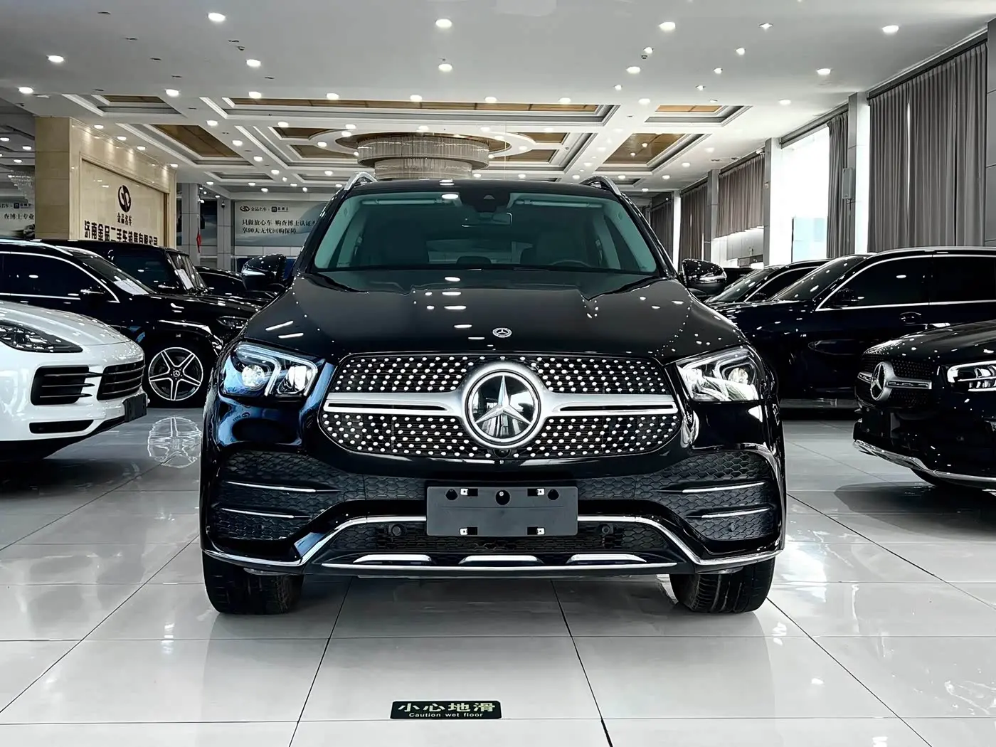 Mercedes-Benz GLE 2021 — Фото 3/20