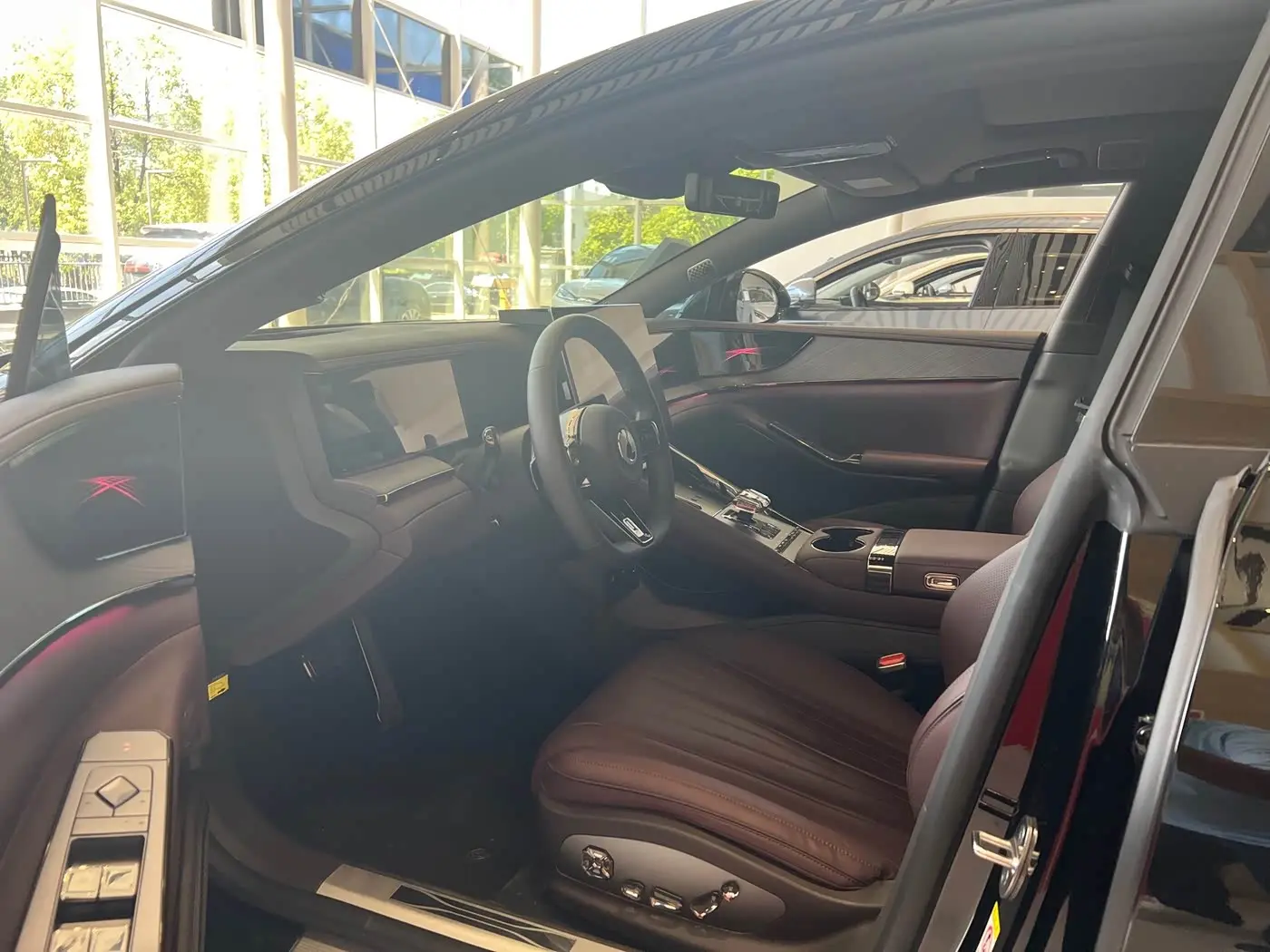 Denza Z9GT 2025 — Photo 4/9
