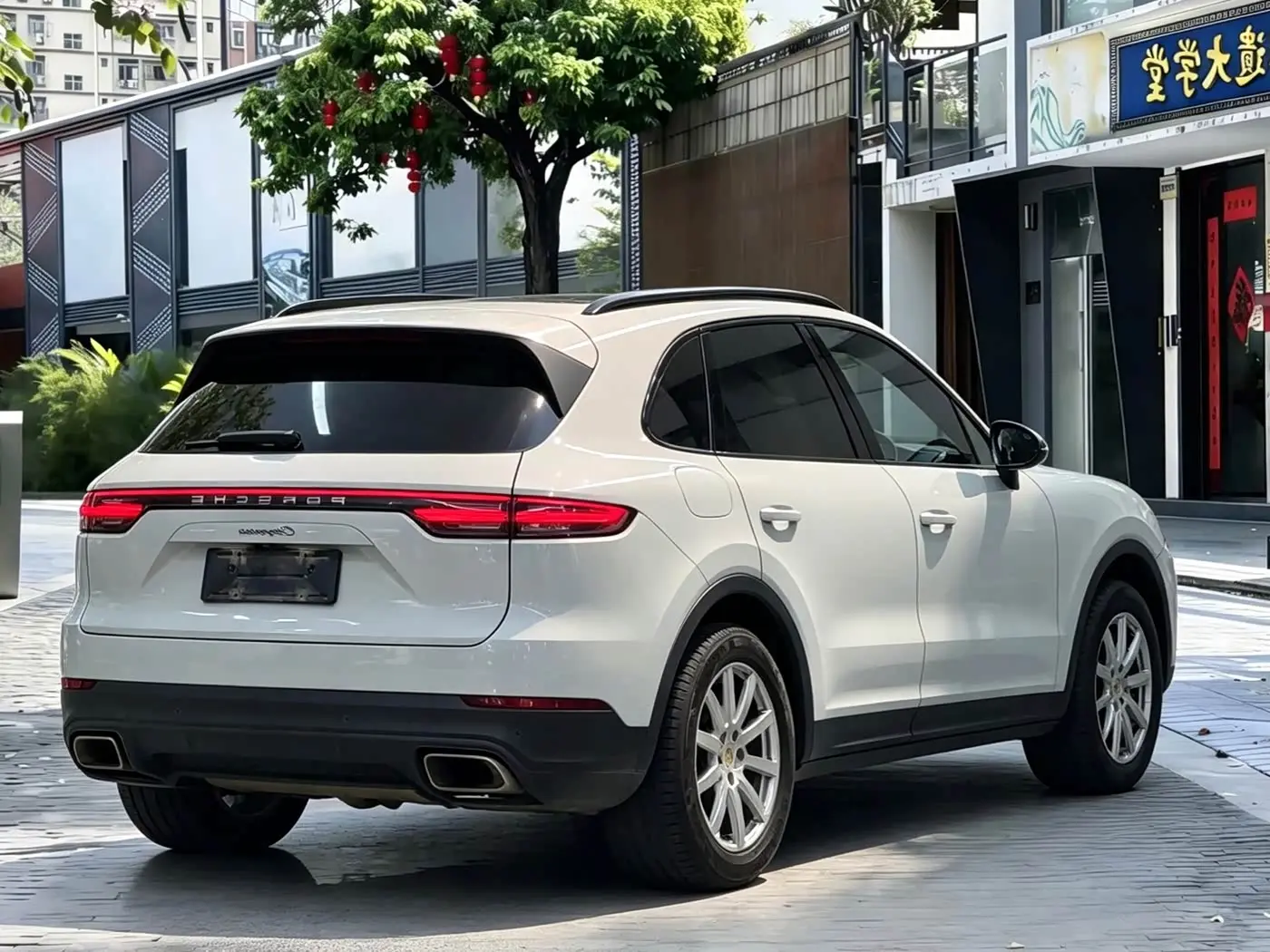 Porsche Cayenne 2018 — Photo 7/7