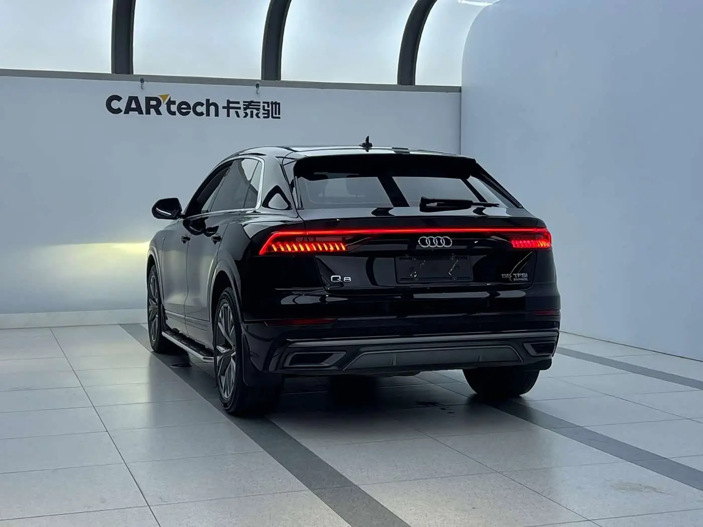 Audi Q8 2022 — Фото 3/9