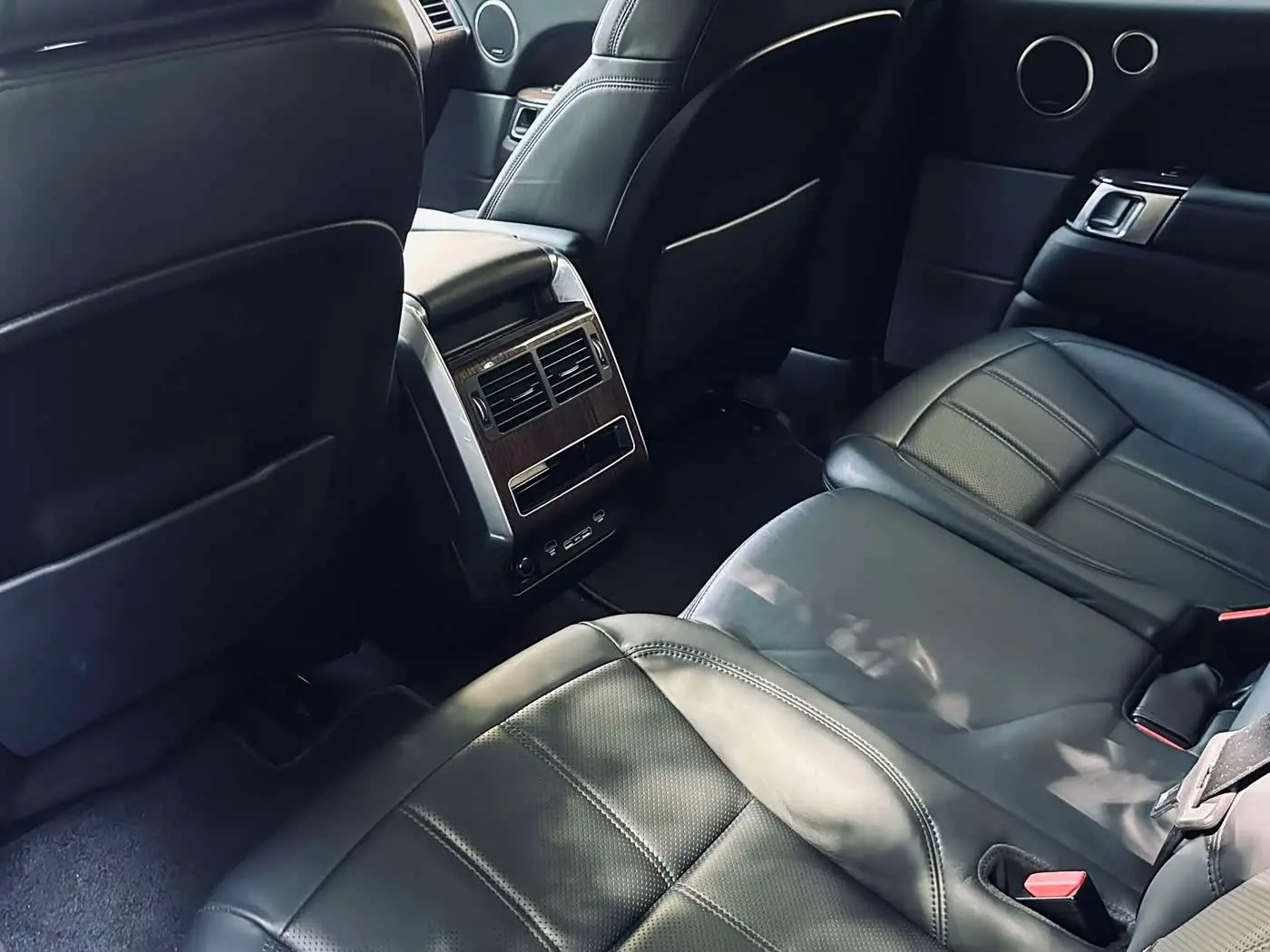 Land Rover Range Rover Sport PHEV 2018 — Photo 15/19